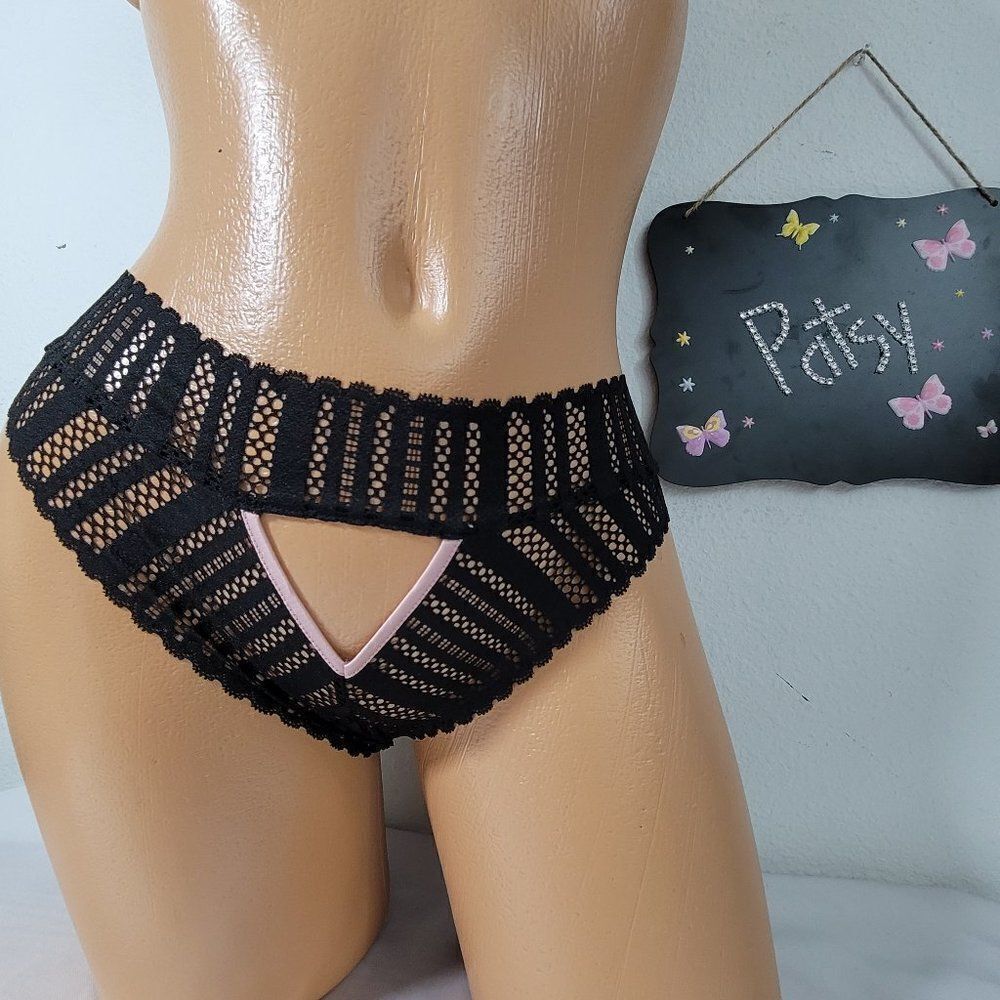 1470 VICTORIA'S SECRET Black Lace Cheeky Size Medium NWT